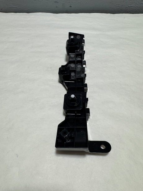 71193-T7A-J00 2019-2022 Honda HR-V Front Bumper Passenger Side Retainer Bracket OEM