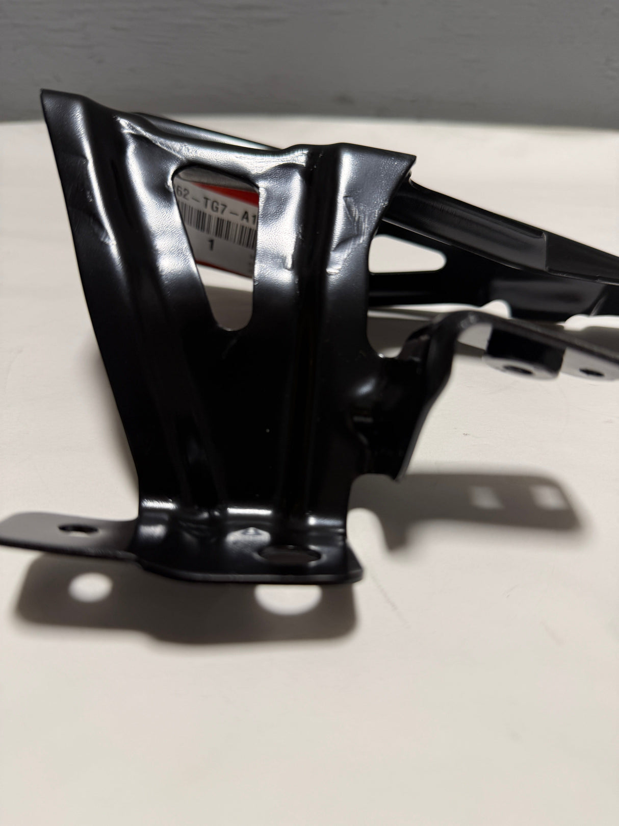 60262-TG7-A10ZZ 2019-2022 Honda Pilot  Driver Side Front Fender Bracket Genuine OEM