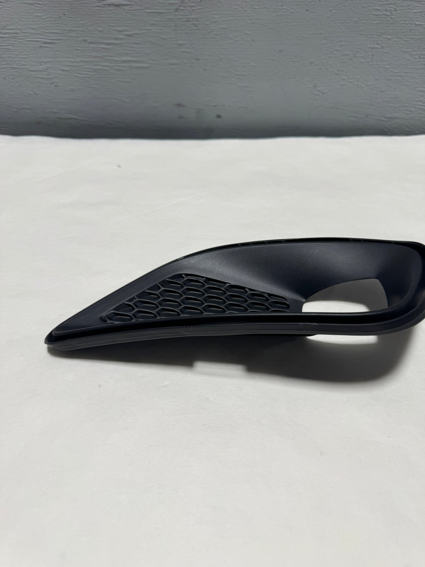 2019-2022 Jeep Cherokee Passenger Side Fog Light Bezel Trim OEM