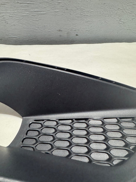 68287994AB 2019-2022 Jeep Cherokee Passenger Side Fog Light Bezel Trim OEM