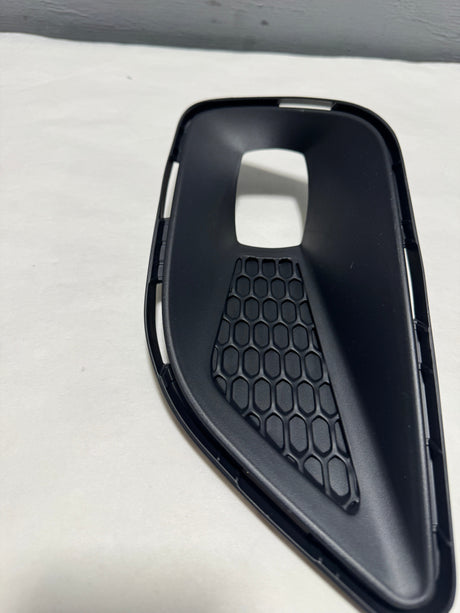 68287994AB 2019-2022 Jeep Cherokee Passenger Side Fog Light Bezel Trim OEM