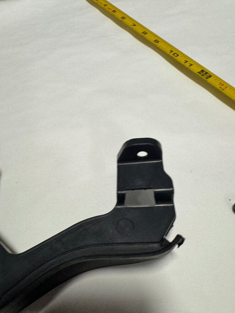 23408116 2019-2022 Silverado 1500 Non LED Headlight Lower Bracket Driver Side OEM