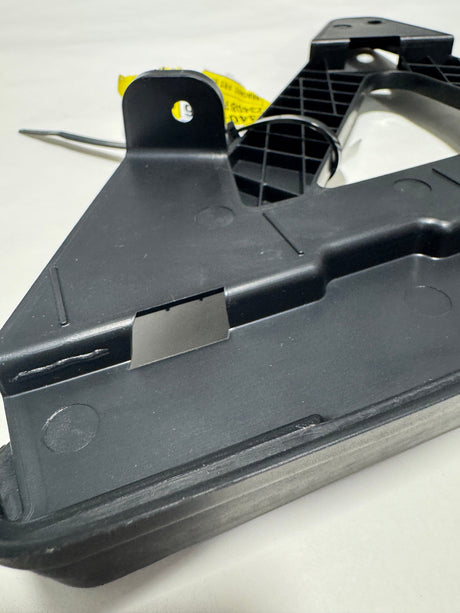 23408116 2019-2022 Silverado 1500 Non LED Headlight Lower Bracket Driver Side OEM