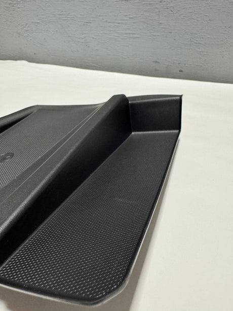 84555398 2019-2022 Silverado Sierra Front Center Console Rubber Liner For Wireless Charging Equipped