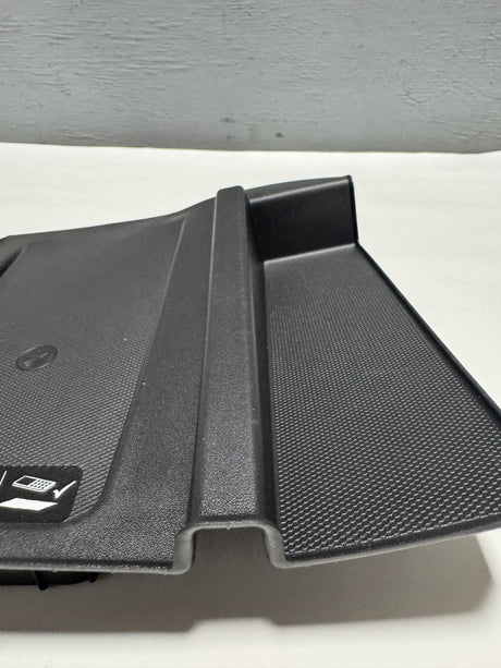 84555398 2019-2022 Silverado Sierra Front Center Console Rubber Liner For Wireless Charging Equipped