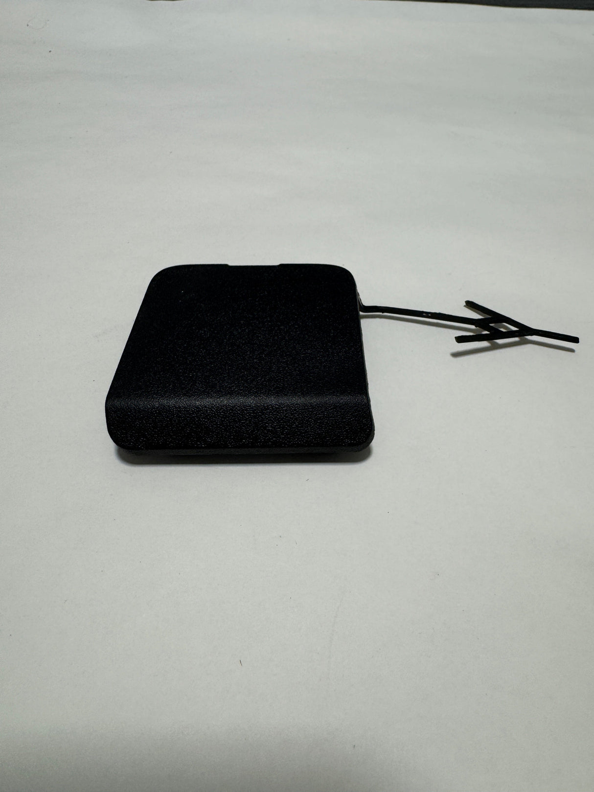 84714679 2019-2023 Cadillac XT4 Front Bumper Tow Eye Cover New - Unpainted