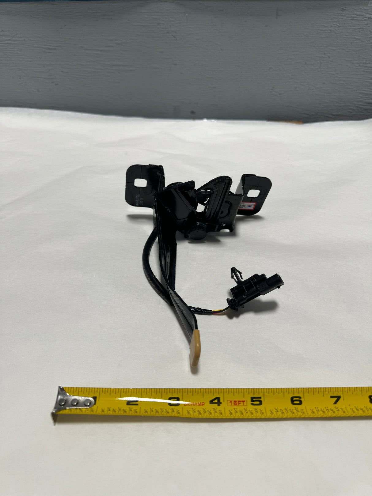 84693736 2019-2023 Chevrolet Equinox Hood Latch Lock OEM