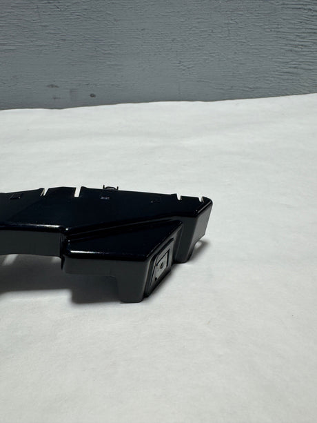 84624943 2019-2023 Chevrolet Silverado 1500 Driver Side Front Bumper Guide Driver Bracket OEM