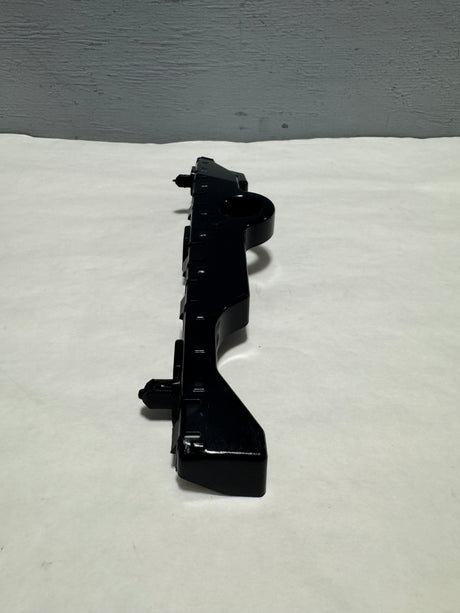 84624943 2019-2023 Chevrolet Silverado 1500 Driver Side Front Bumper Guide Driver Bracket OEM