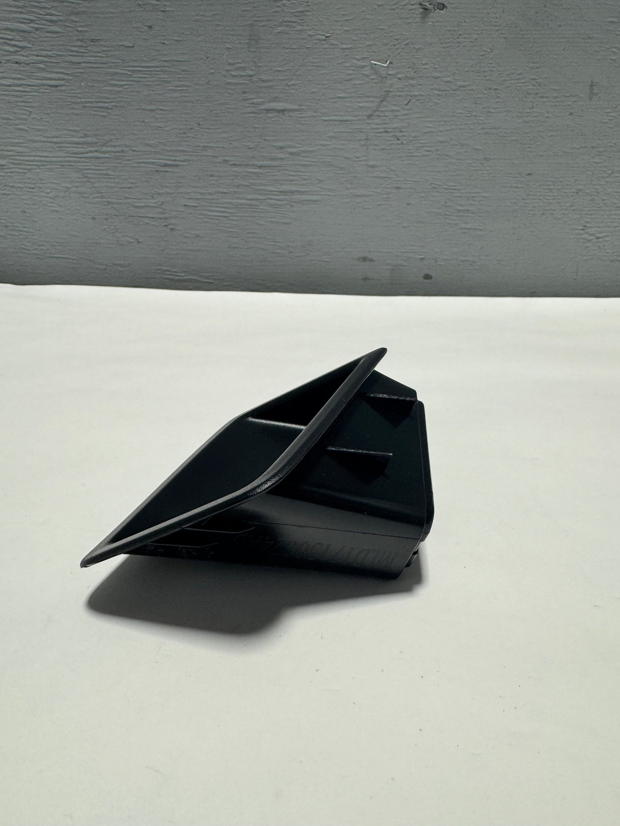 KB3Z-17A817-A 2019-2023 Ford Ranger Passenger Side Rear Bumper License Plate Light Cover Trim Bezel OEM