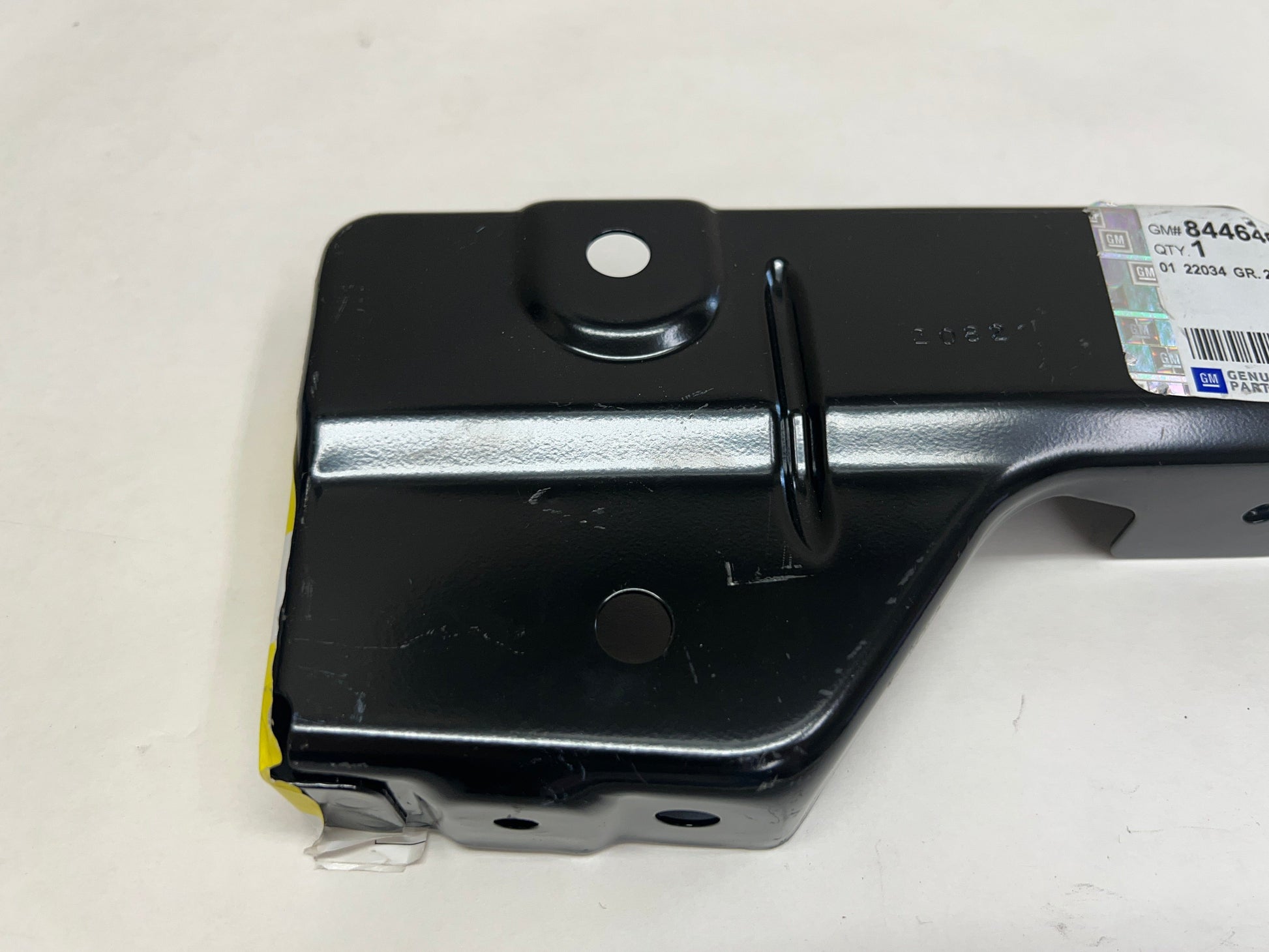 CL-0823-84464089-M3 2019-2023 GMC Sierra 1500 Passenger Side Lower headlight Bracket  84464089