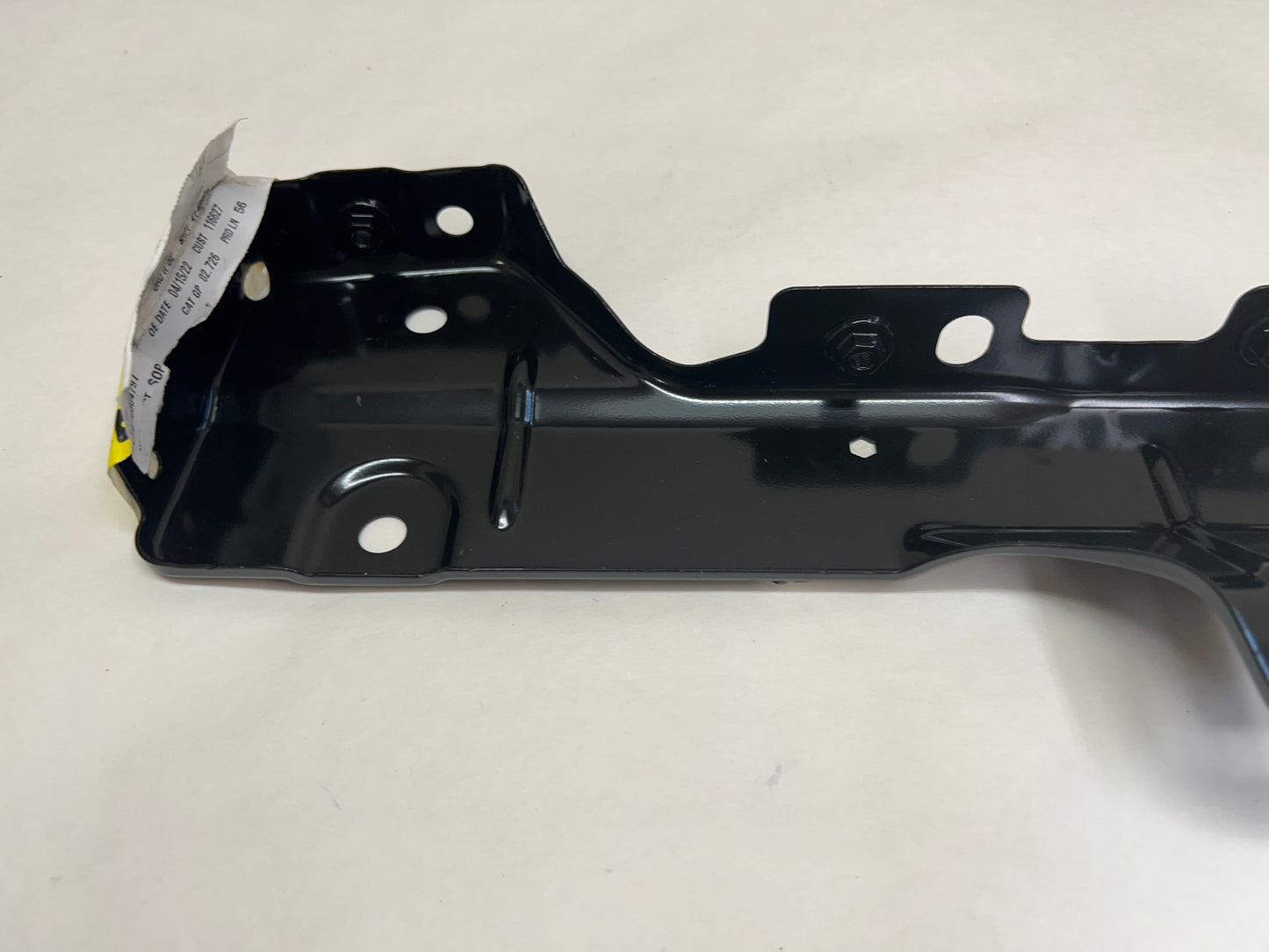 CL-0823-84464089-M3 2019-2023 GMC Sierra 1500 Passenger Side Lower headlight Bracket  84464089