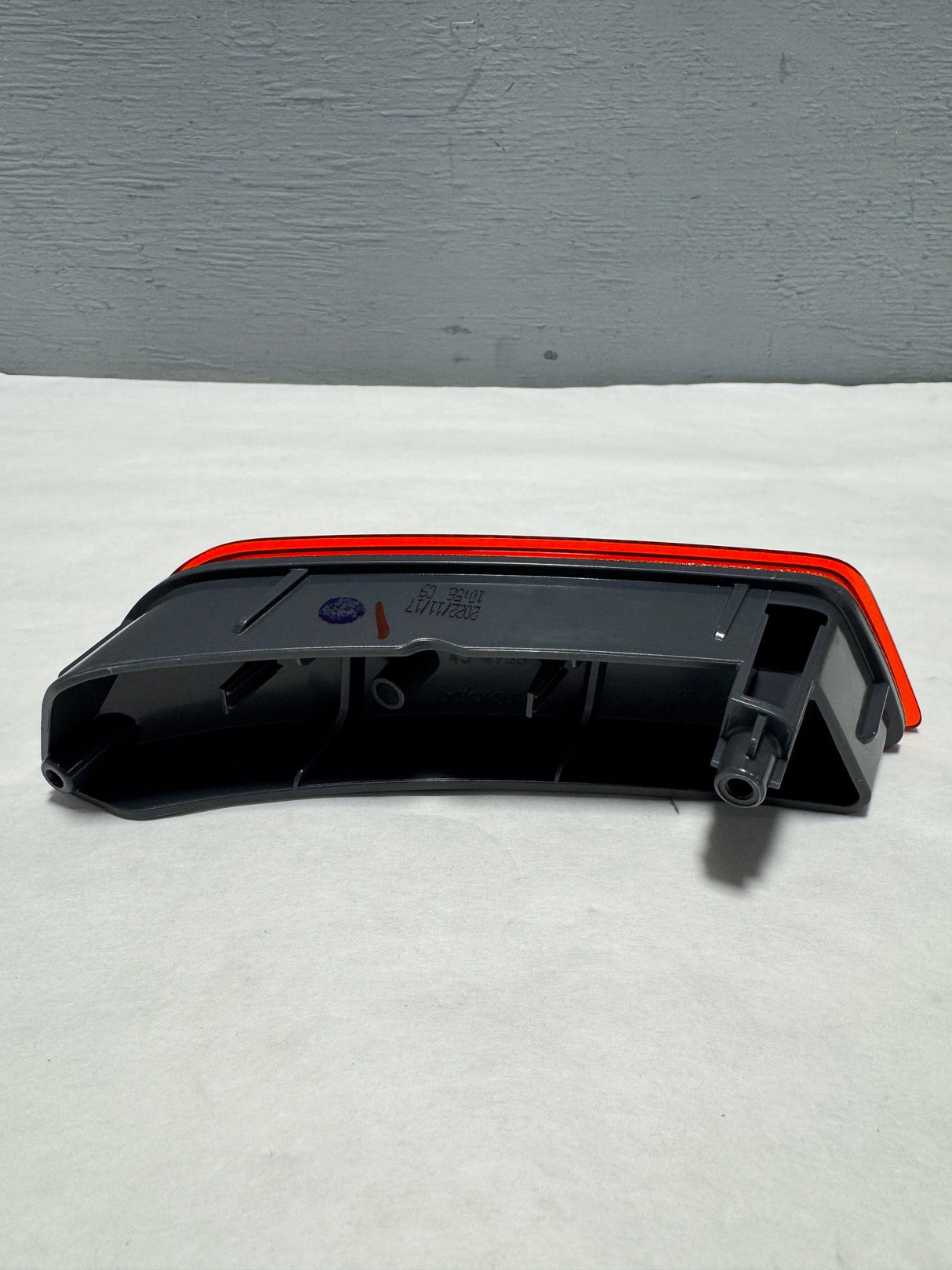 68275962AC 2019-2023 Jeep Cherokee Bumper Reflector Rear Passenger Side OEM