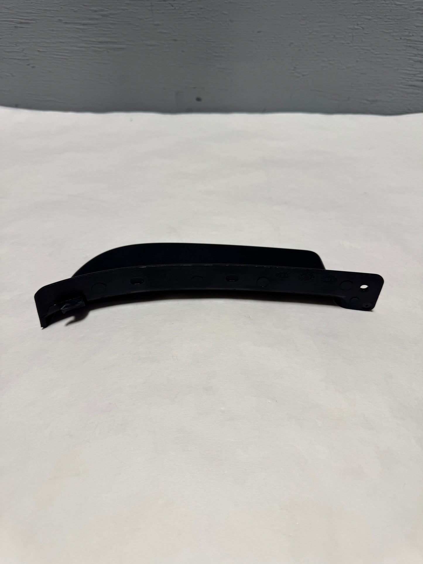 68288015AC 2019-2023 Jeep Cherokee Front Bumper Driver Side Spat Flare Extension For One Piece Flare