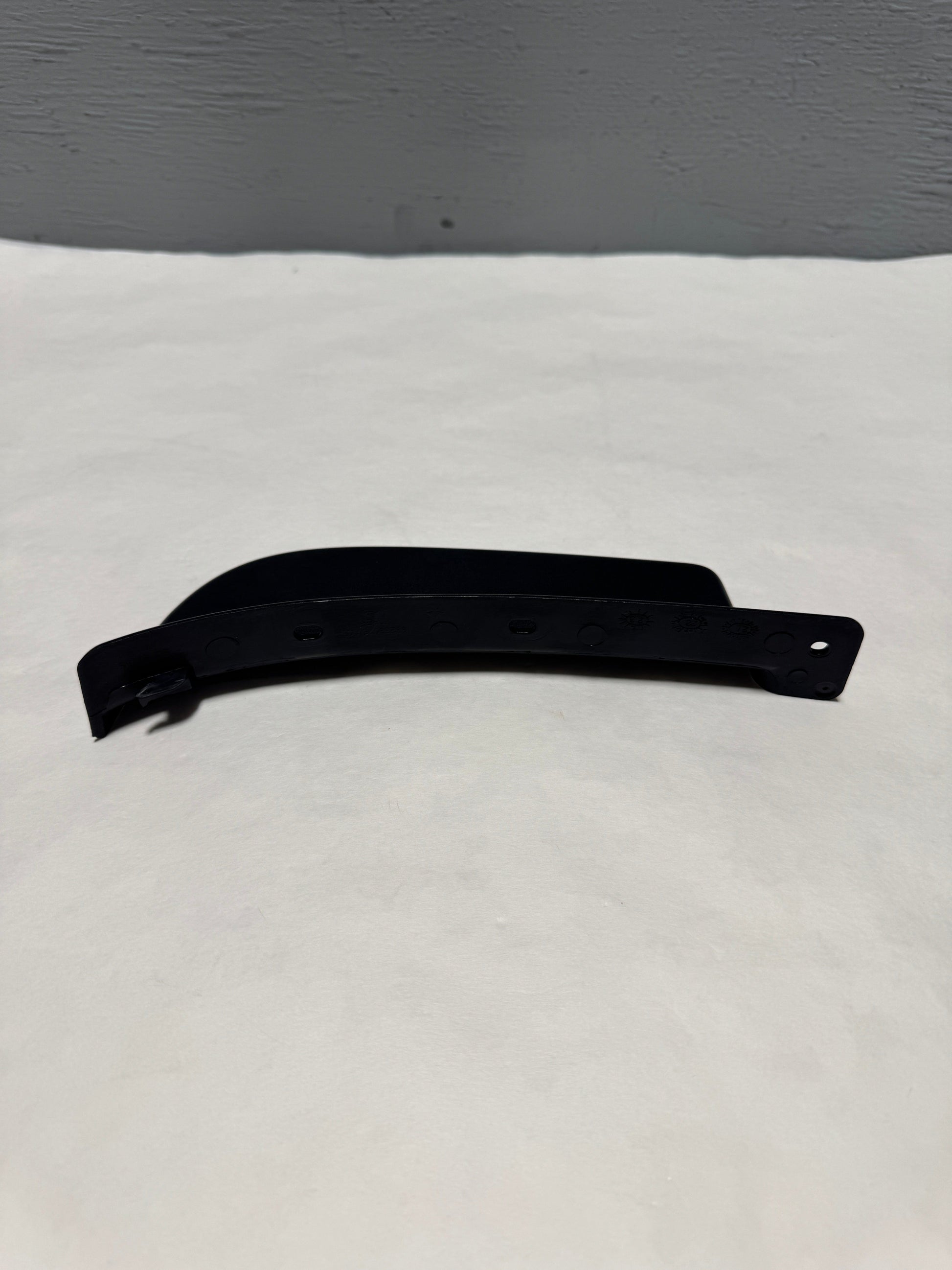 68288015AC 2019-2023 Jeep Cherokee Front Bumper Driver Side Spat Flare Extension For One Piece Flare