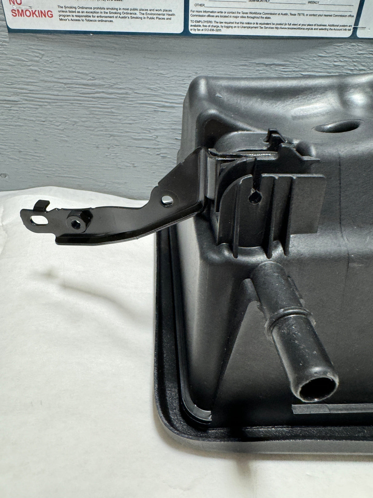 84467638 2019-2023 Silverado Sierra 1500 5.3 Engine Air Intake Outlet Duct OEM