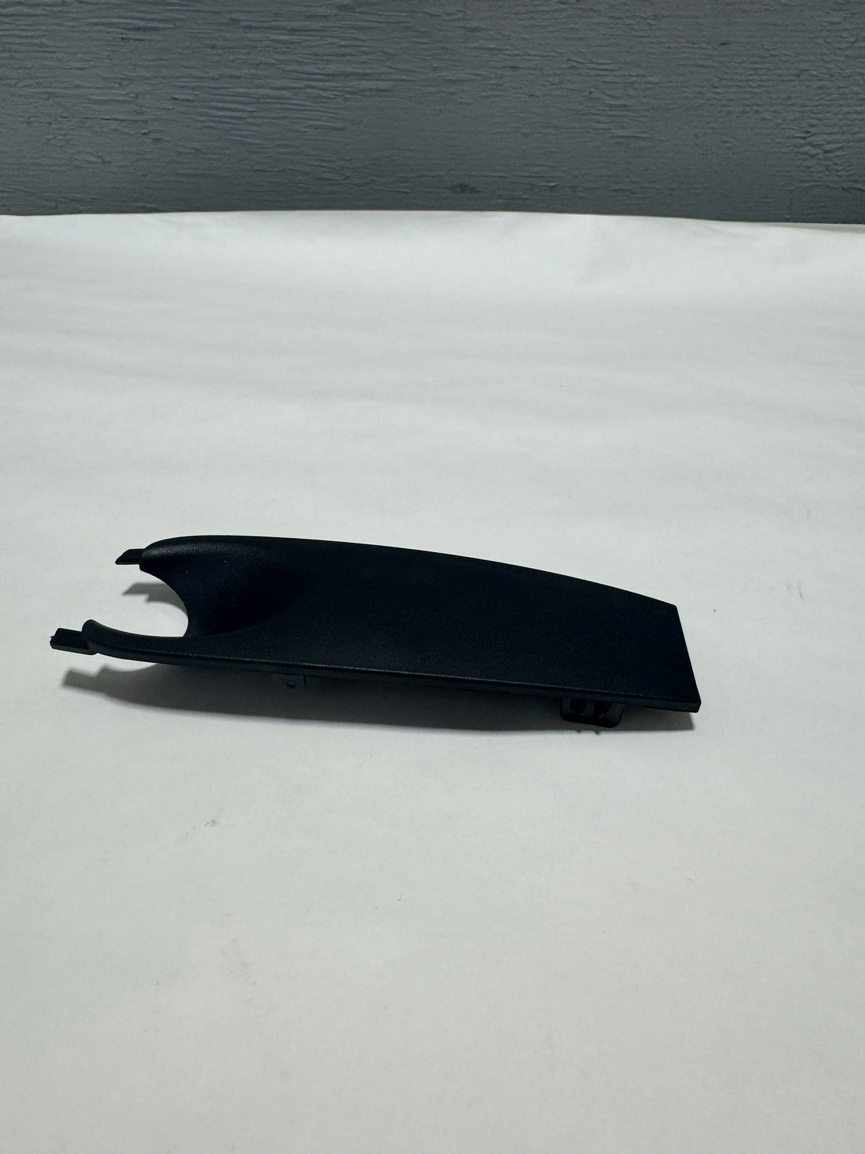 84049176 2019-2023 Silverado Sierra 2500 3500 Rear View Mirror Wiring Cover For Non Pre Crash Equipped Only