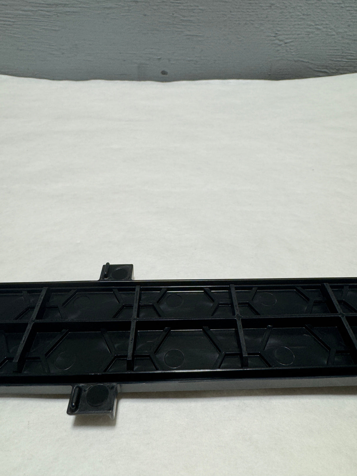 84532403 2019-2023 Silverado Sierra Cabin Filter Door Plastic Cover OEM