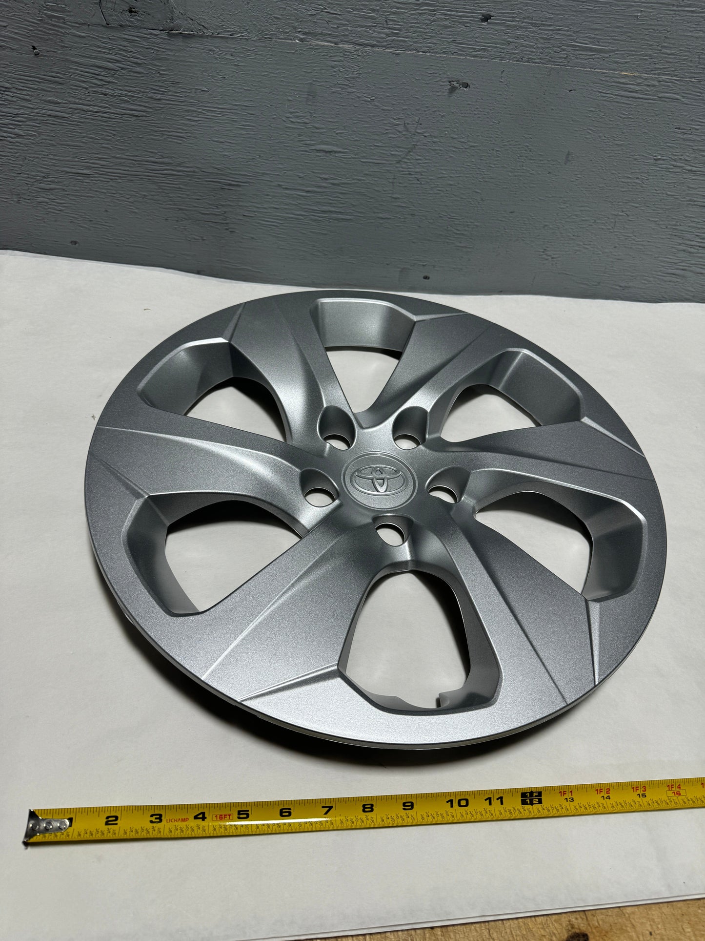 CL-0924-42602-0R040-G19 2019-2023 Toyota Rav4 (1) OEM Hub Cap Wheel Cover New