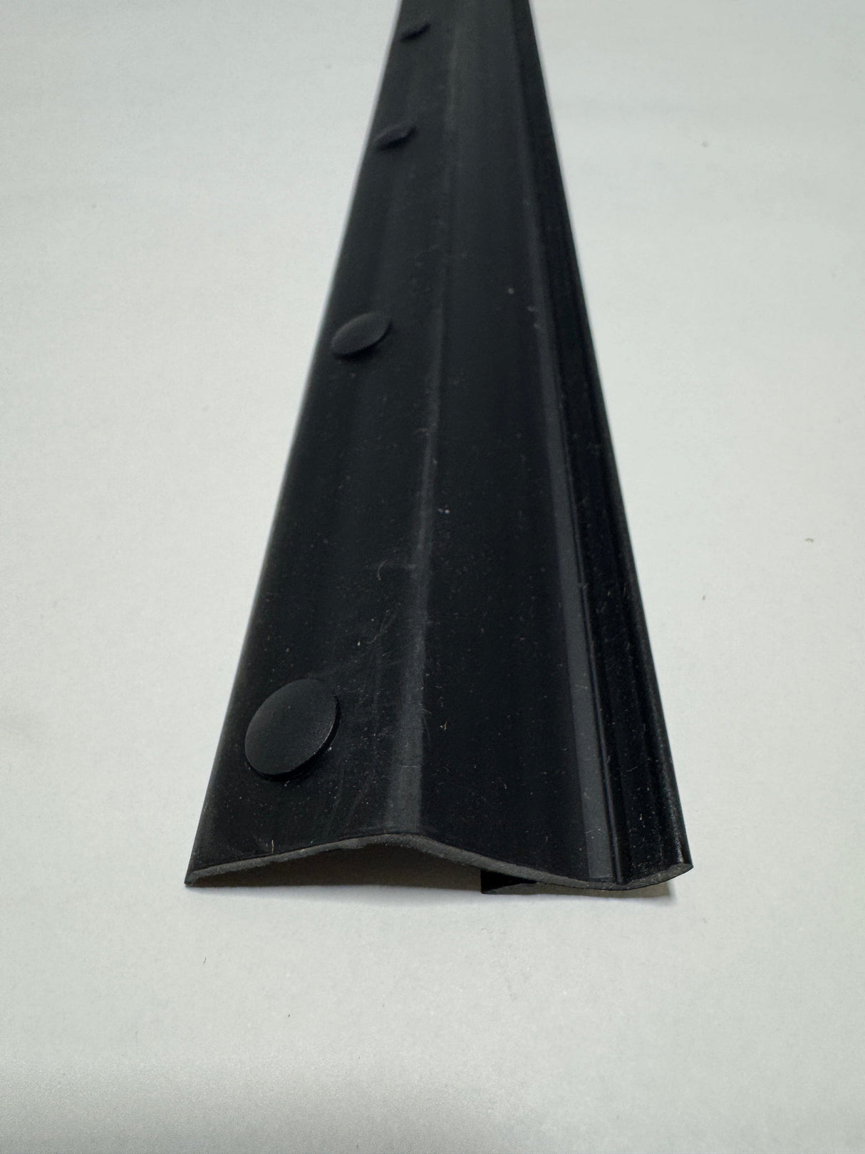 23299092 2019-2024 Buick Enclave Liftgate Upper Weatherstrip Seal OEM