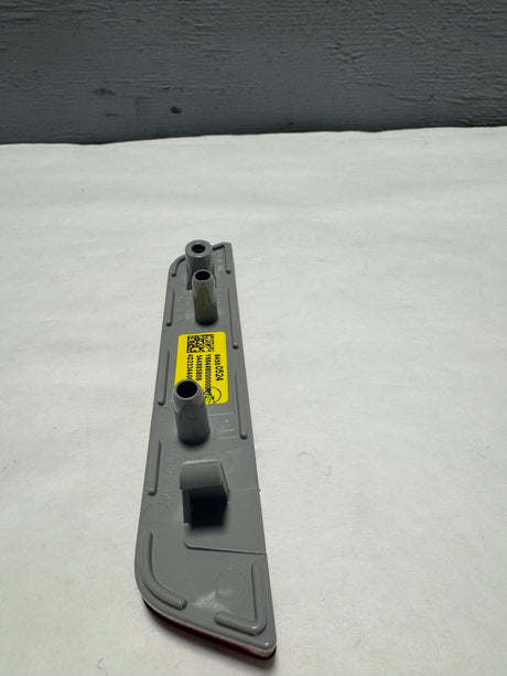 84500524 2019-2024 Chevrolet Blazer Driver Side Rear Bumper Red Reflector OEM