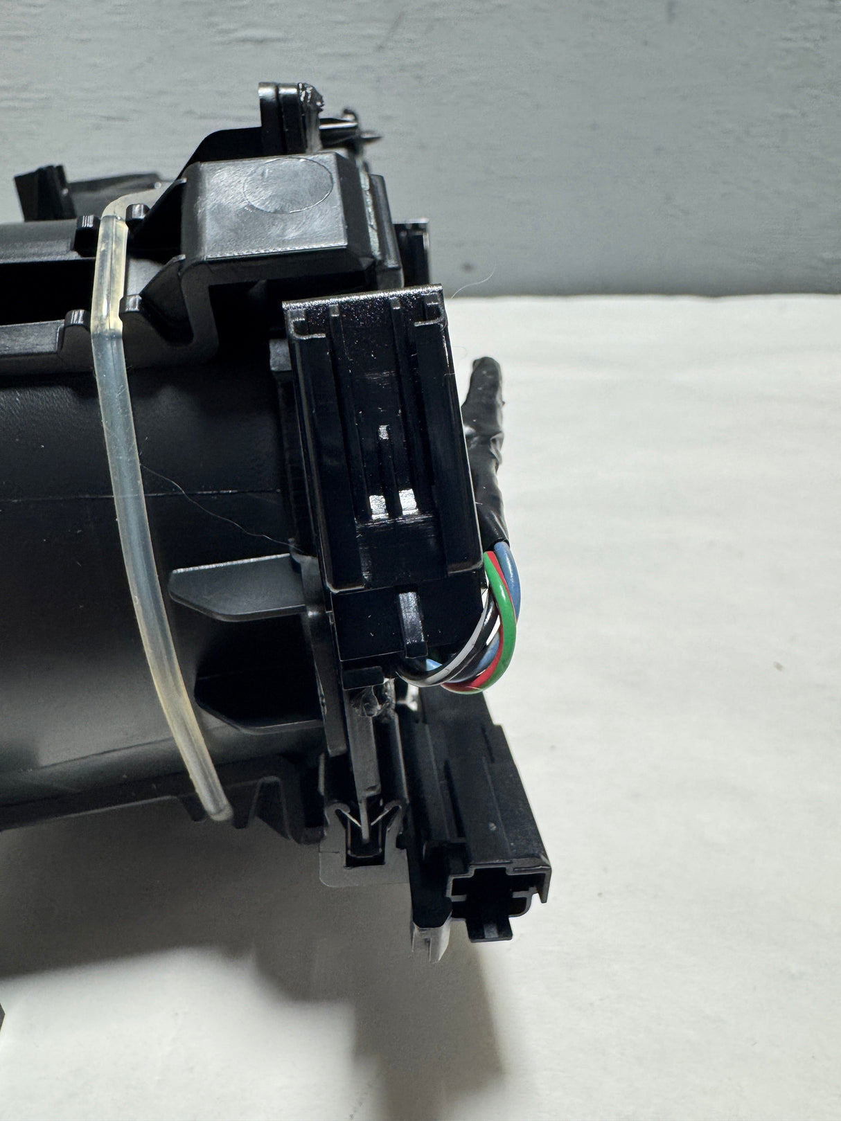 KT4Z-5813562-BA 2019-2024 Ford Edge Center Console Dual Cup Holder w/ LED Ambient Light OEM