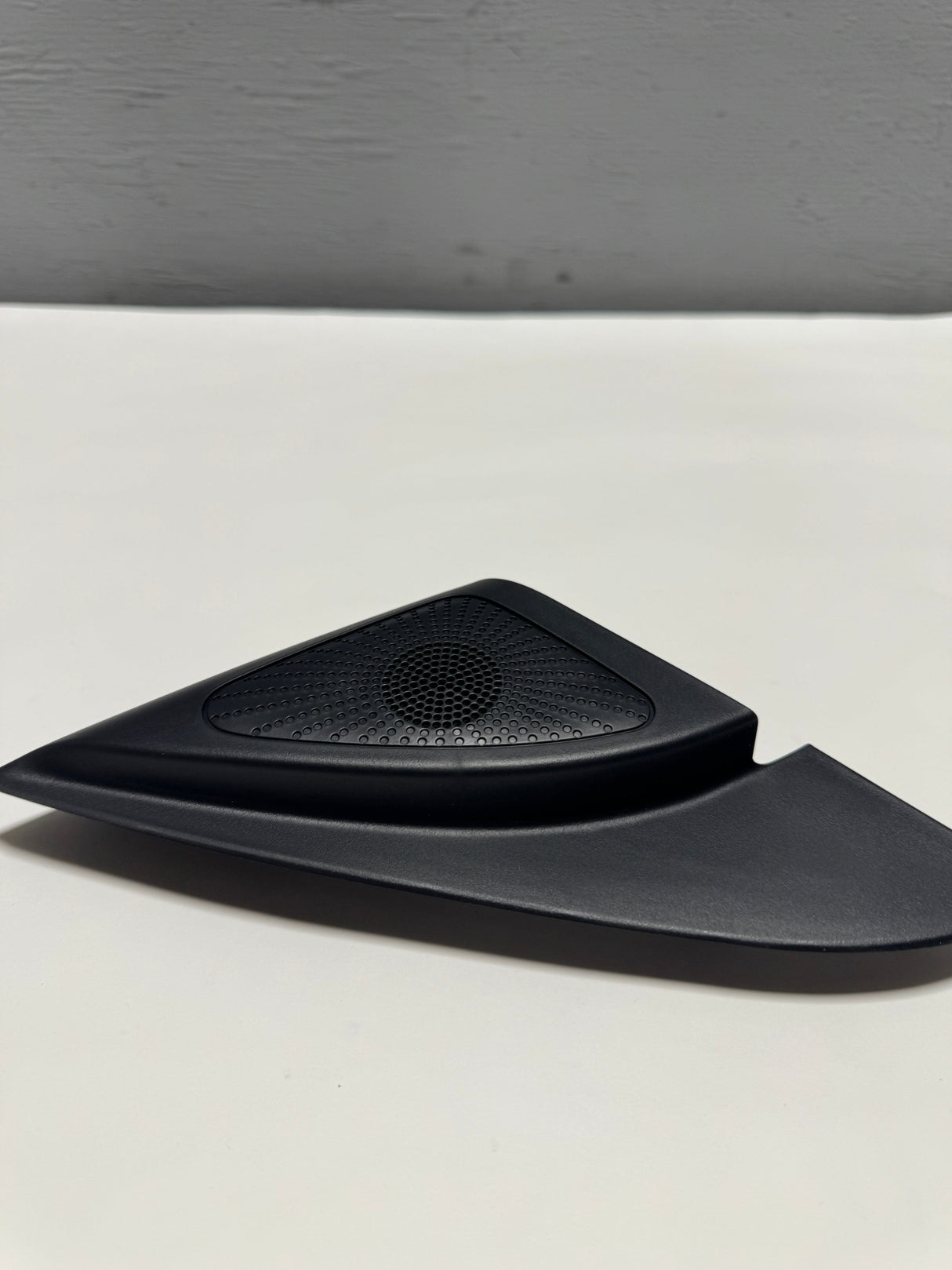 87660-M6010WK 2019-2024 Kia Forte Passenger Front Door Corner Trim W/ Tweeter Genuine