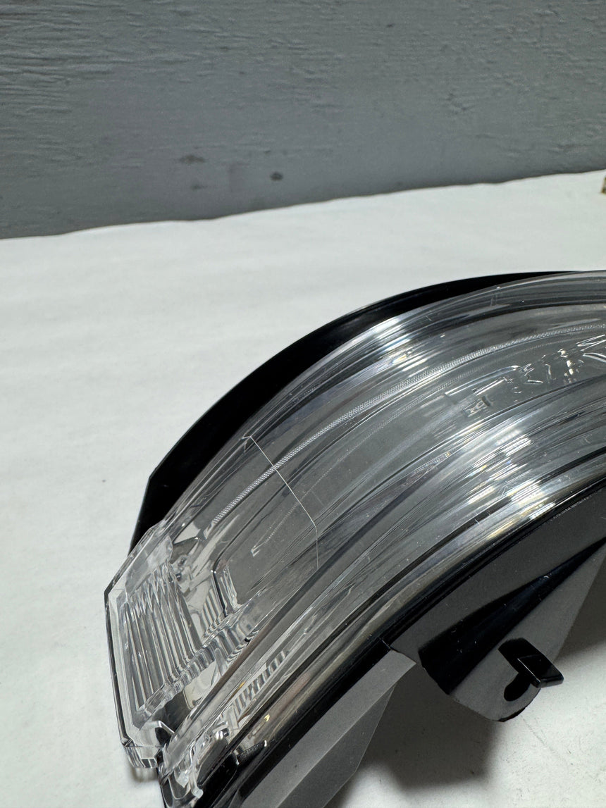 2019-2024 Ram 1500 DT Passenger Side Mirror Turn Signal Light Lamp OEM