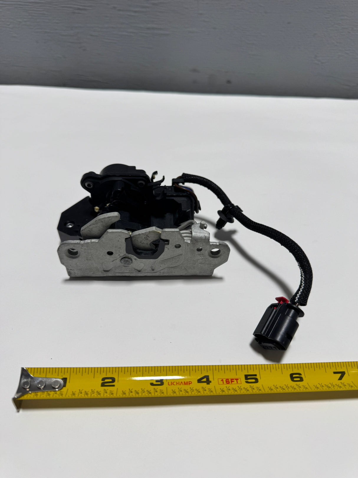 68280336AI 2019-2025 Ram 1500 DT Mult Function Tailgate Passenger Side Latch OEM