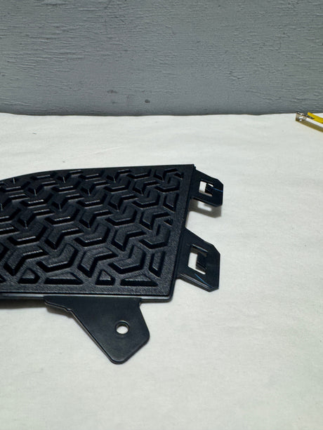 84227858 2019-2025 Sierra Silverado 1500 Driver Side Rear Bumper End Step Pad Cap