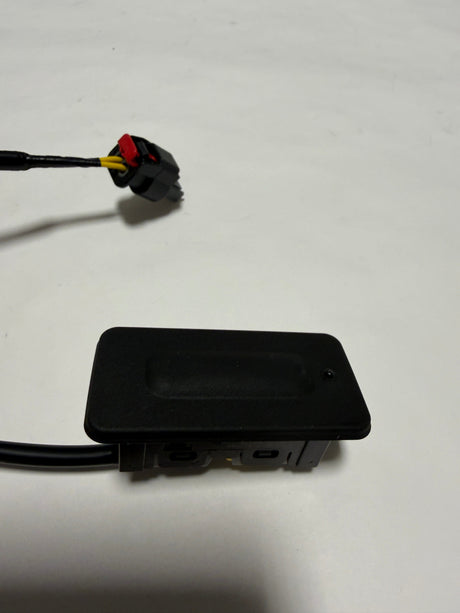 85877553 2019-2025 Silverado or 2019-2025 Sierra OEM Tailgate Release Switch