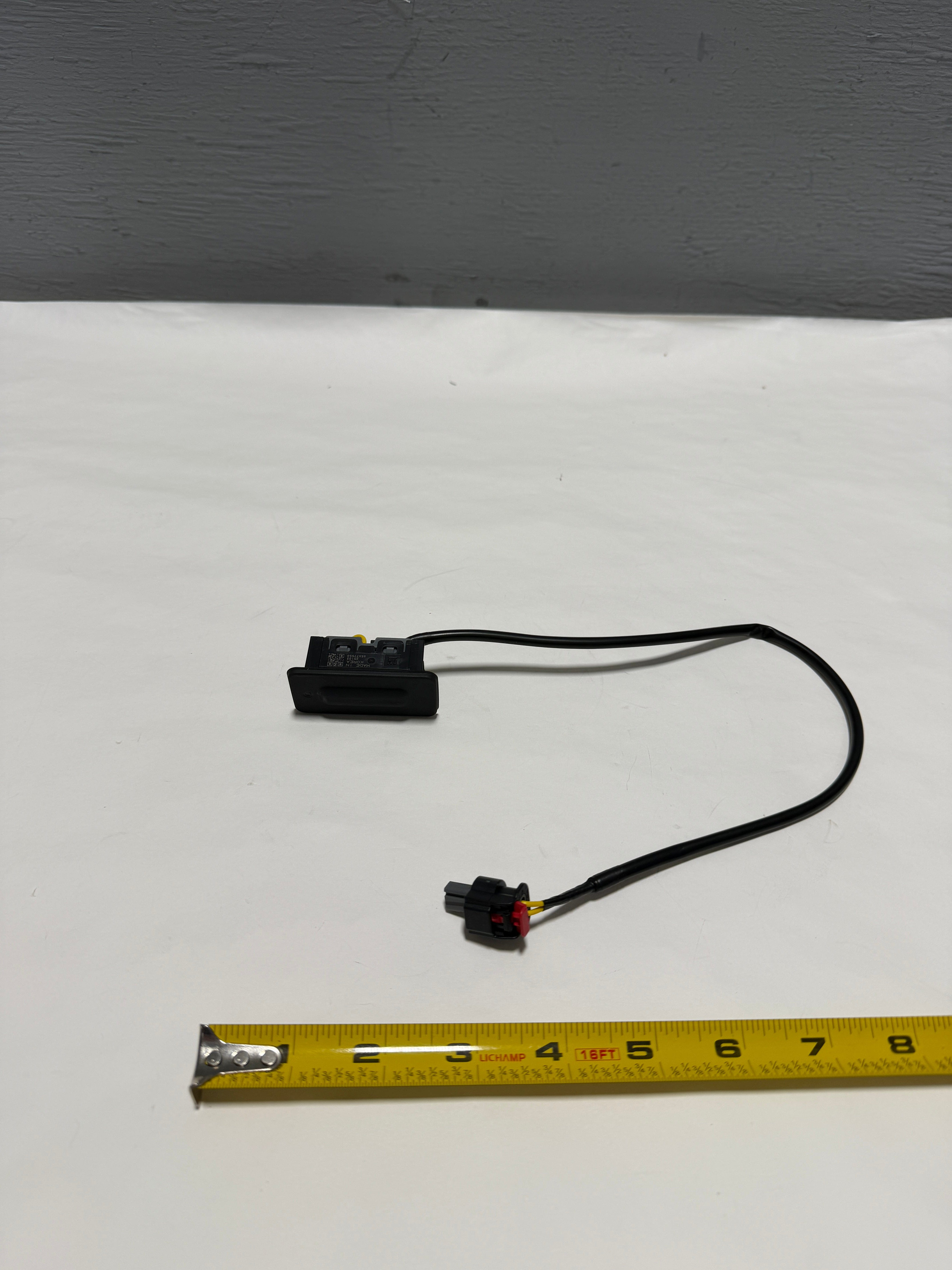 2019-2025 Silverado or Sierra OEM Tailgate Release Switch 85521472