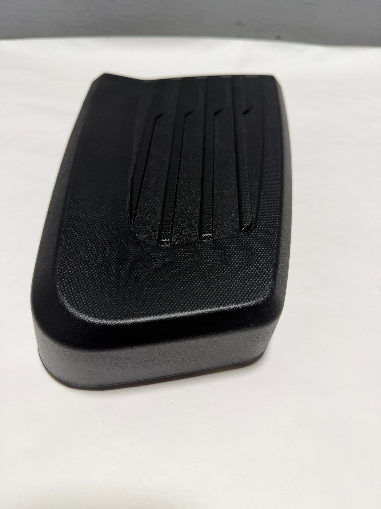 86552073 2019-2025 Silverado Sierra (1) Oval Step Bar End Cap Pass Front / Drvr RR