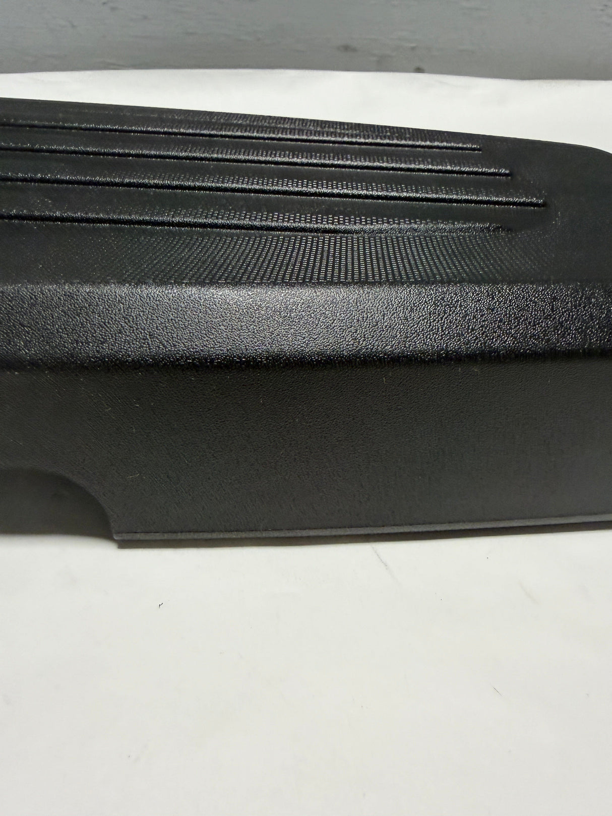 86552073 2019-2025 Silverado Sierra (1) Oval Step Bar End Cap Pass Front / Drvr RR