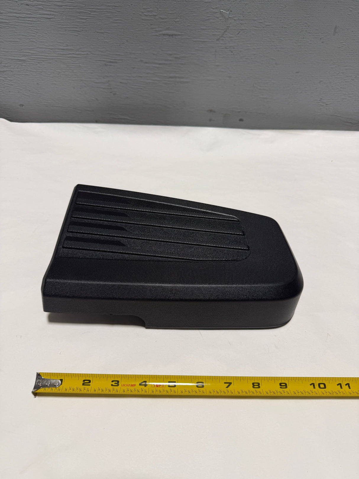 86552073 2019-2025 Silverado Sierra (1) Oval Step Bar End Cap Pass Front / Drvr RR