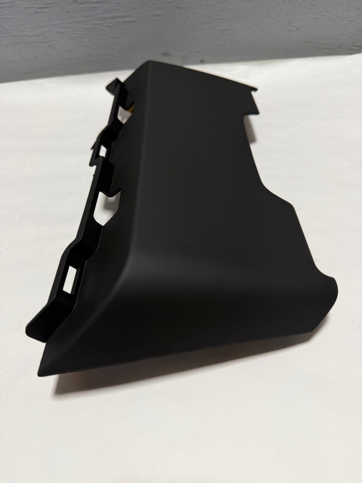 85110487 2019-2025 Silverado Sierra Dashboard Knee Bolster Panel Driver OEM W/o Console