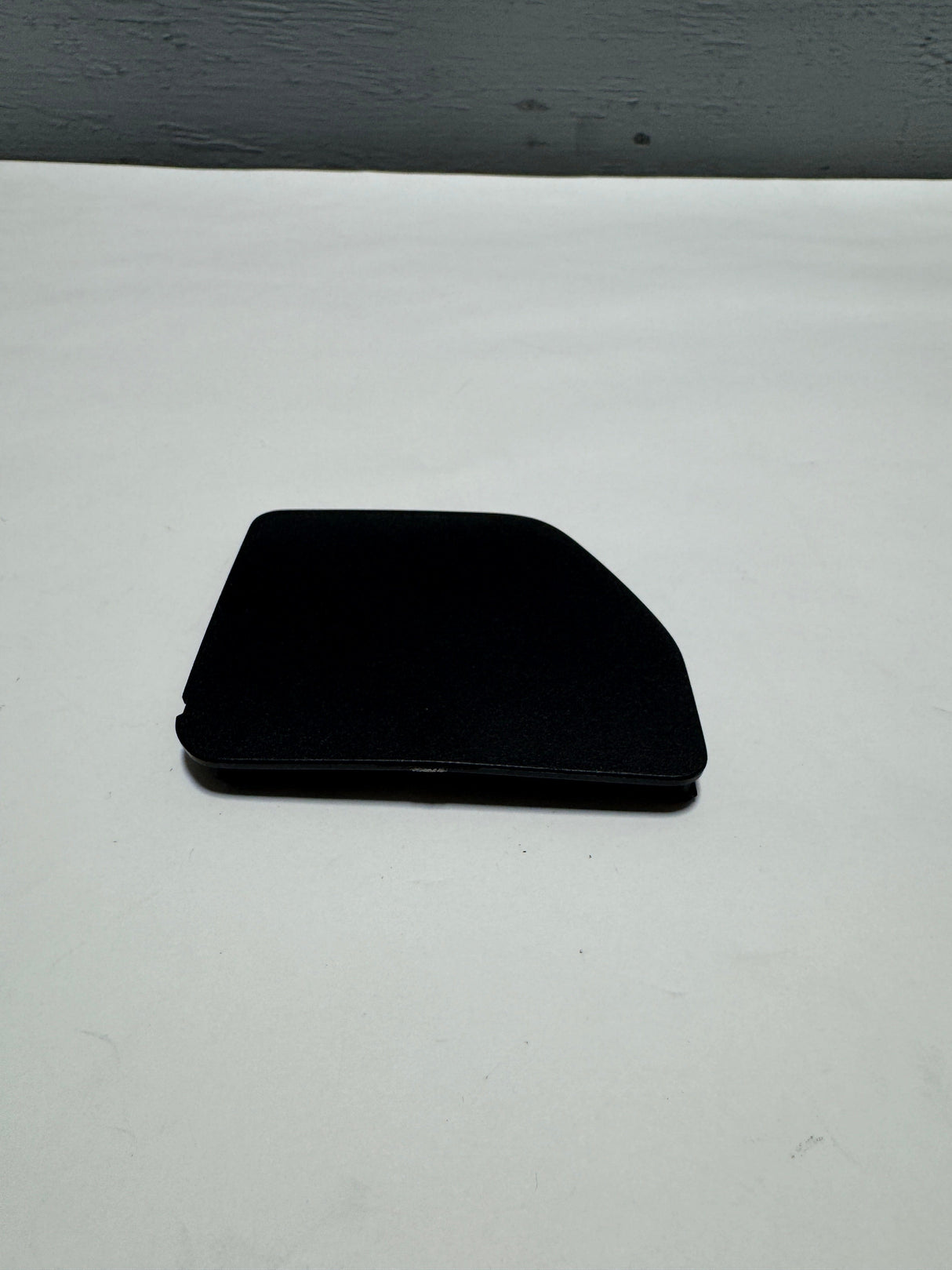 84630349 2019-2025 Silverado Sierra Driver Side Black Inside Door Handle Screw Cover  Without Power Windows Only