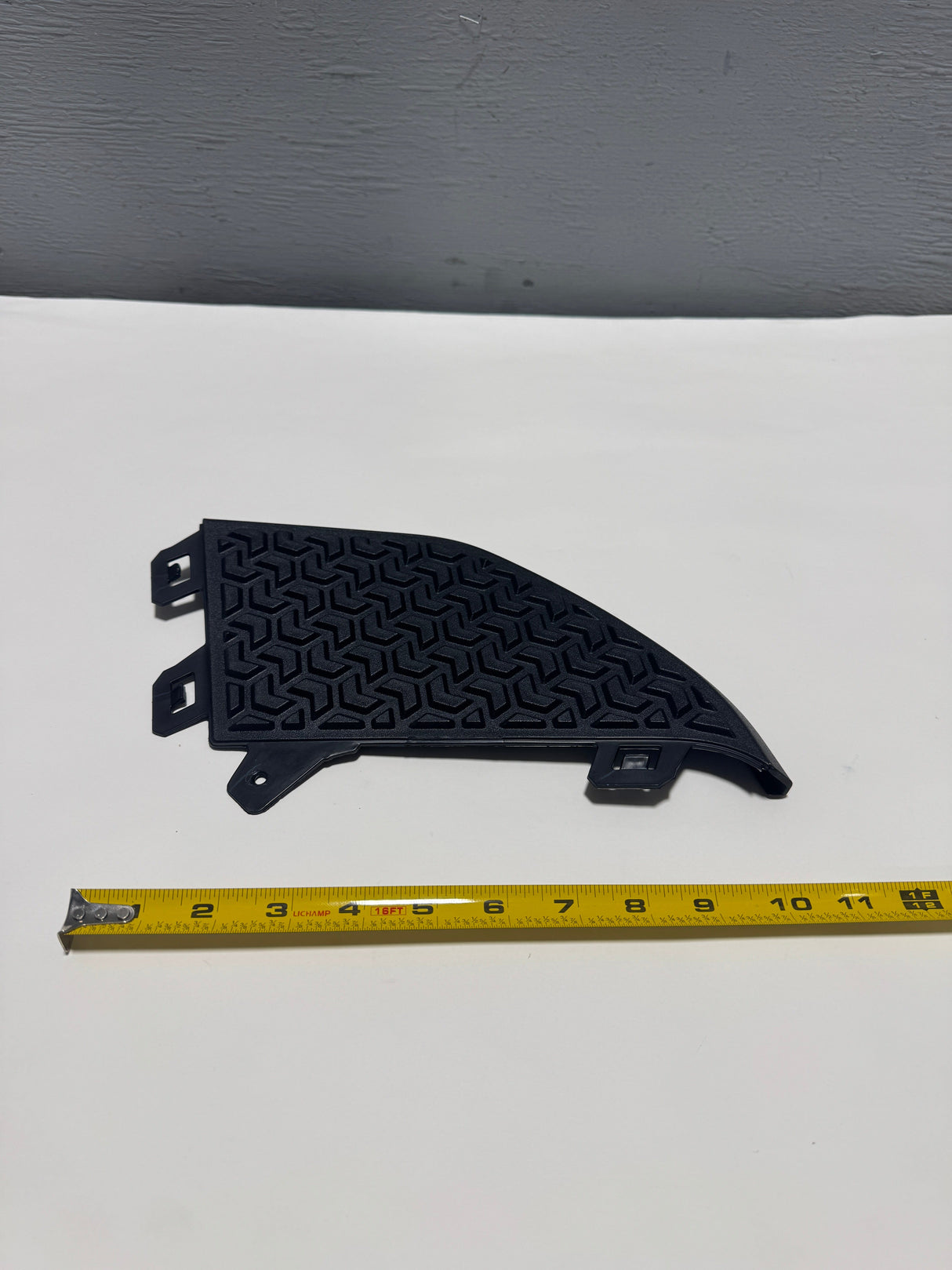 84227859 2019-2025 Silverado Sierra Passenger Side Rear Bumper Step Pad Genuine OEM