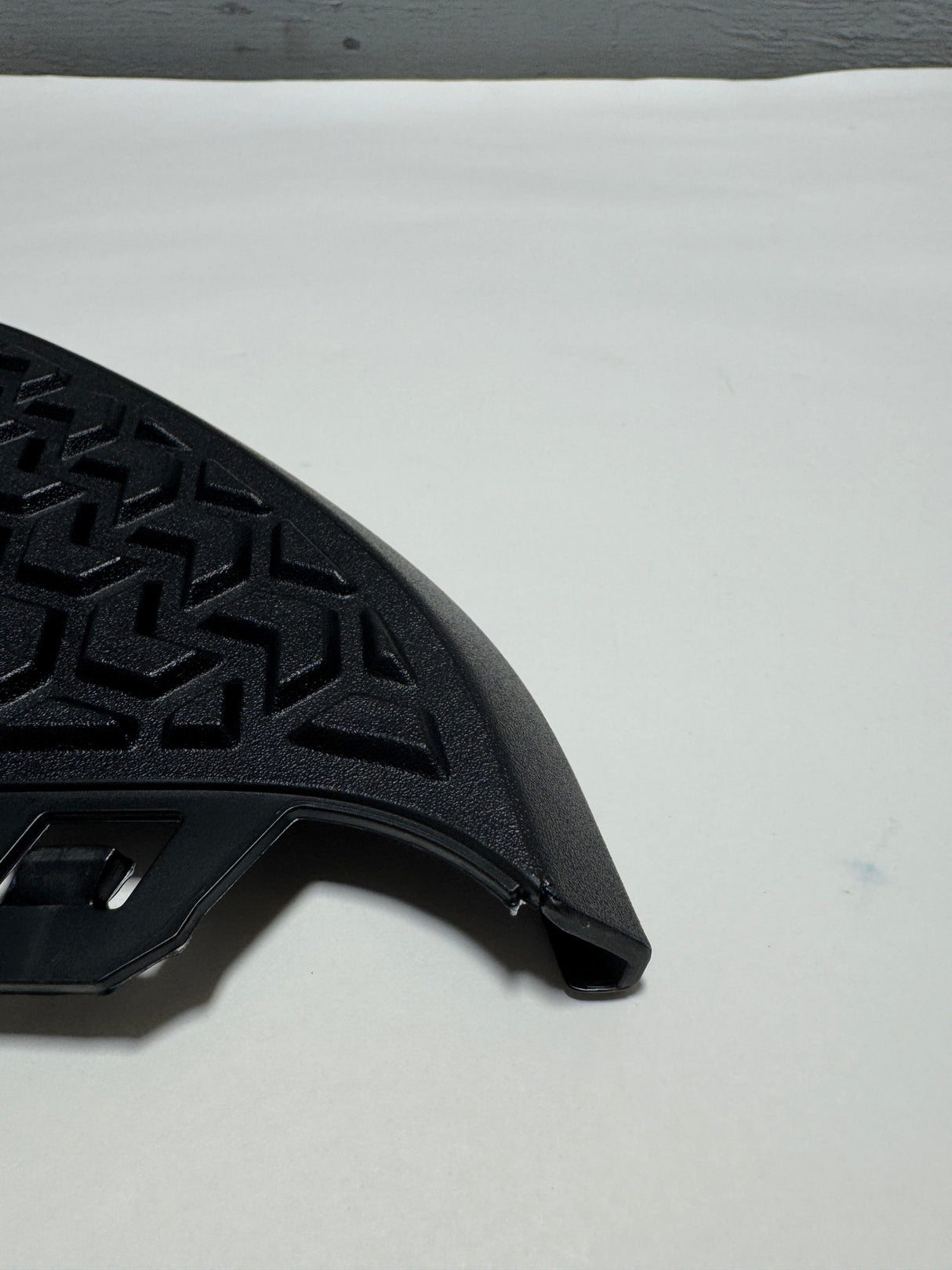 84227859 2019-2025 Silverado Sierra Passenger Side Rear Bumper Step Pad Genuine OEM