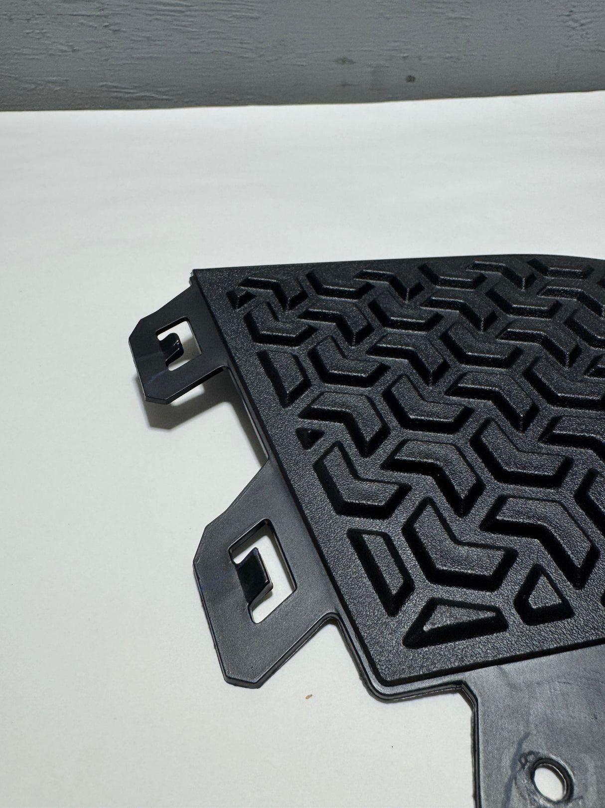 84227859 2019-2025 Silverado Sierra Passenger Side Rear Bumper Step Pad Genuine OEM