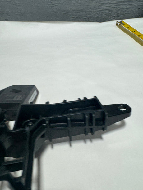 13550992 2019-2025 Silverado Sierra Passenger Side Rear Door Handle Bracket Genuine OEM