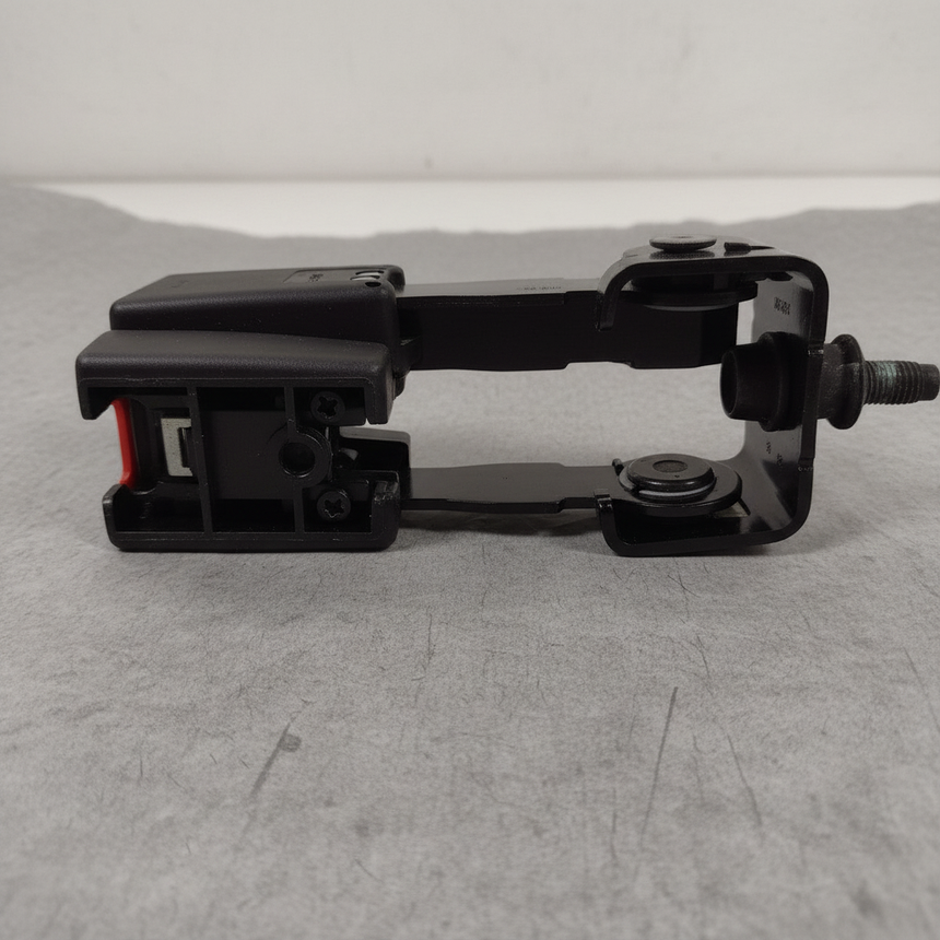 2019-2025 Silverado Sierra Rear 2nd Row Passenger Side Seat Belt Buckle OEM