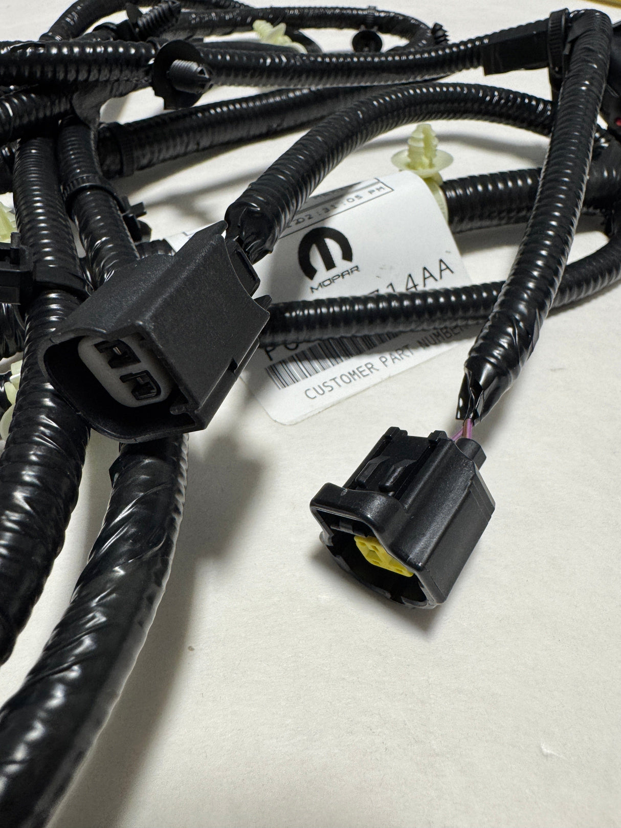 68421714AA 2019 Chrysler Pacifica Front Bumper Fascia Wiring OEM