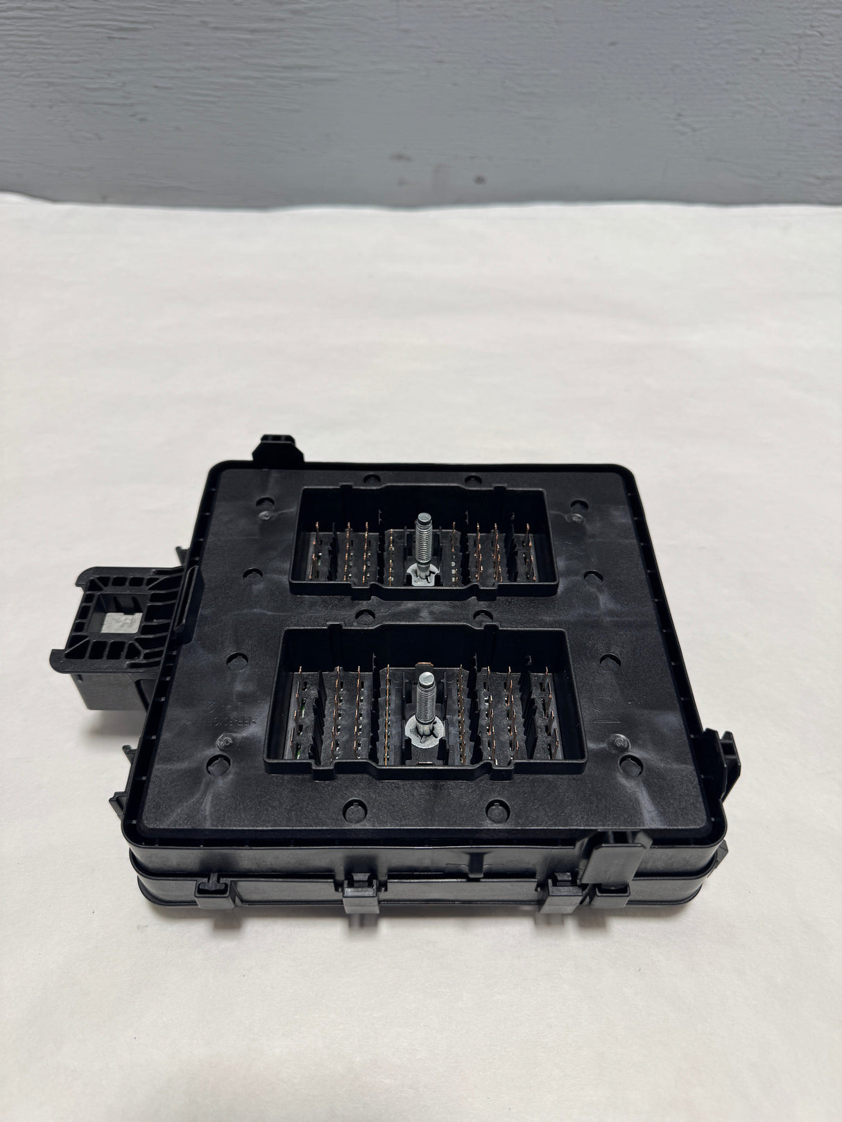 LC3Z-14A068-B 2020-2022 Ford F-250 F-350 6.2 7.3 Gas Engine Fuse Panel Relay Box Under Hood