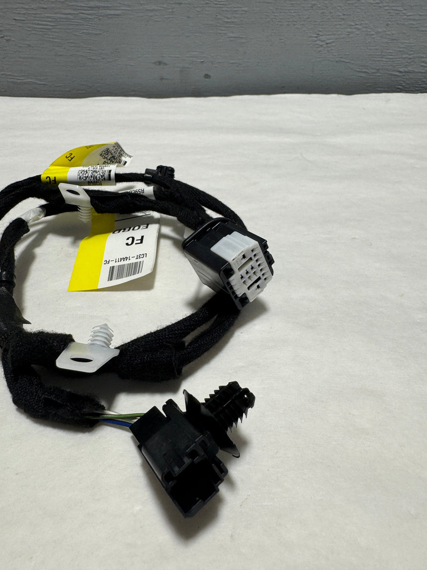 2020-2022 Ford F-250 F-350 Crew Cab Upper Rear Cab Camera Wire Harness