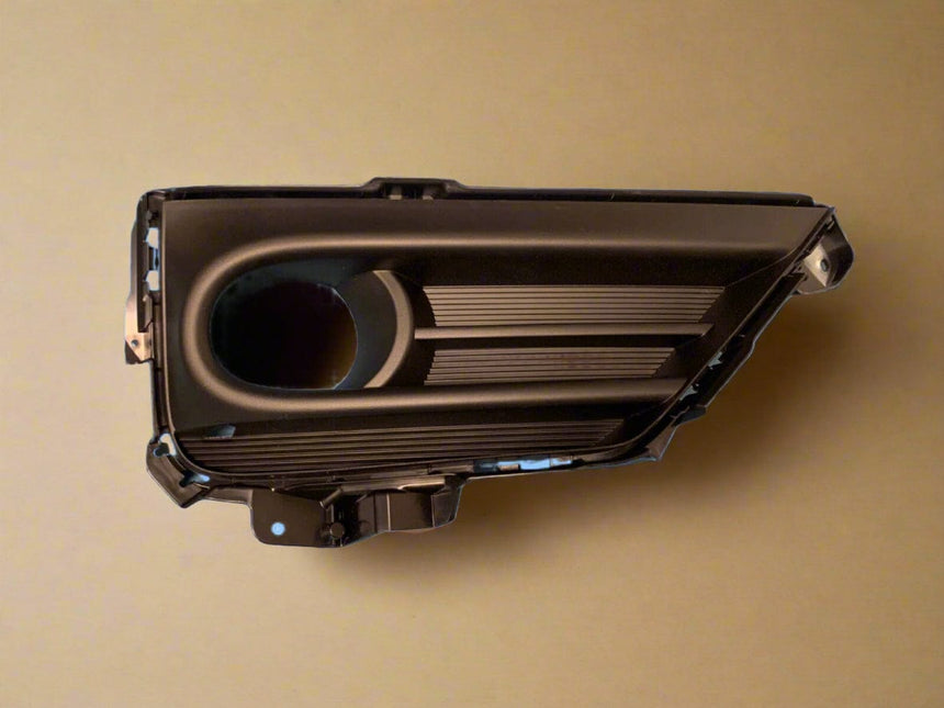 2020-2022 Honda CR-V EX, EX-L Passenger Fog Light Trim Cover Bezel Trim OEM