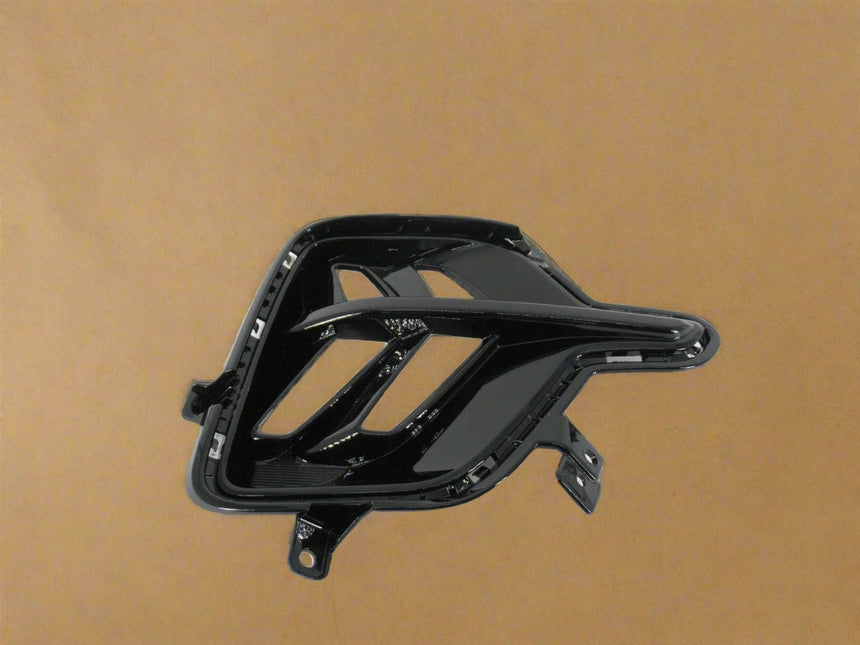 2020-2022 Kia Niro Passenger Side Fog Light DRL Cover Genuine OEM