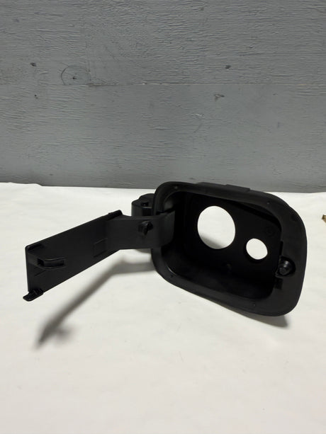 81595-D9500 2020-2022 Kia Sportage Fuel Filler housing With Hinge OEM