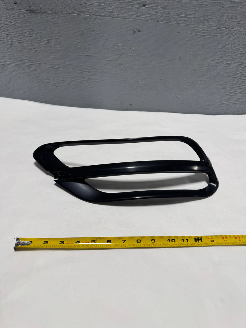 2020-2022 Kia Sportage Rear Bumper Passenger Side Light Trim Bezel For Park Assist Equipped Only