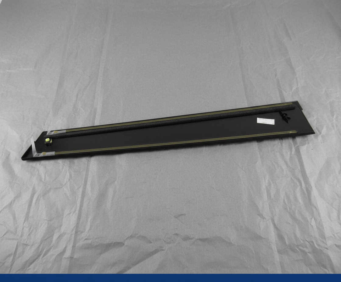 75755-0E060 2020-2022 Toyota Highlander Passenger Front Door Applique Genuine OEM High Gloss